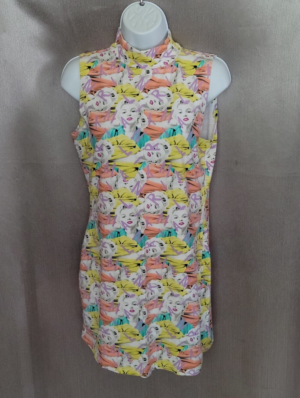 Sleeveless Pop Art Print Shift Dress - Multicolor